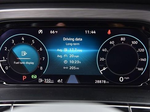 Used 2025 Volkswagen Atlas Cross Sport SE image 12