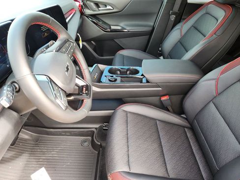 New 2026 Chevrolet Equinox RS w/ LPO, Floor Liner Package FWD image 9