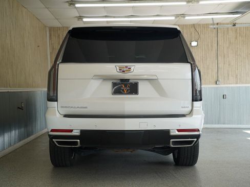 Used 2025 Cadillac Escalade Premium Luxury AWD/4WD image 8