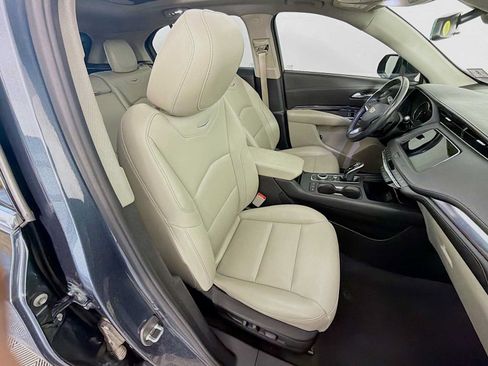 Used 2021 Cadillac XT4 Luxury w/ Cold Weather Package AWD/4WD image 27