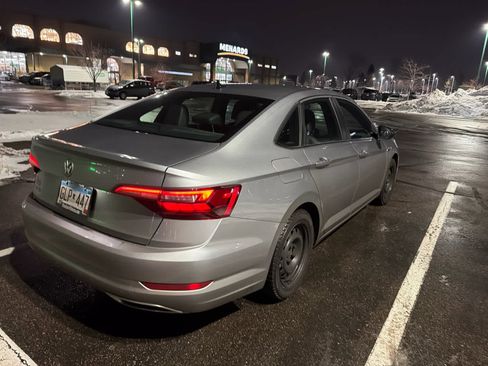 Used 2021 Volkswagen Jetta R-Line image 4