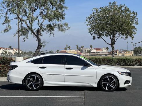 Used 2019 Honda Accord Sport image 2
