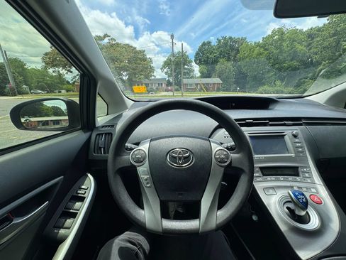 Used 2013 Toyota Prius Three FWD image 22