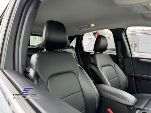 Used 2025 Ford Escape Platinum image 6