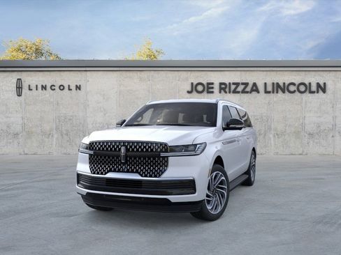 New 2026 Lincoln Navigator L Premier AWD/4WD image 2