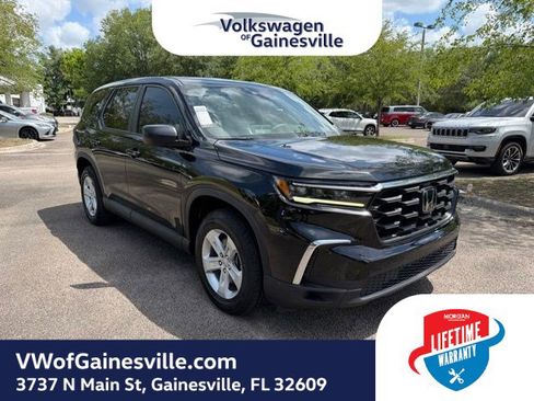 Used 2023 Honda Pilot LX image 1