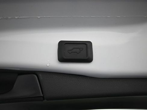 Certified 2022 Toyota RAV4 XLE image 22