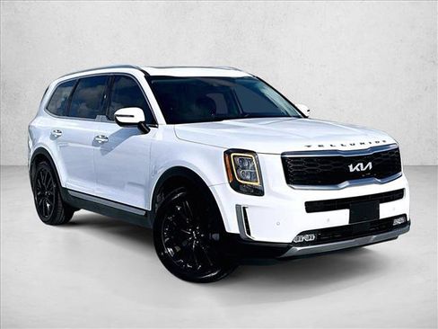 Used 2022 Kia Telluride SX w/ Towing Package FWD image 12