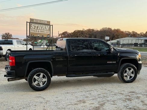 Used 2018 GMC Sierra 2500 SLT w/ Duramax Plus Package image 3