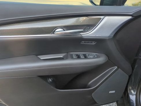 Used 2022 Cadillac XT5 Sportv w/ Technology Package AWD/4WD image 12