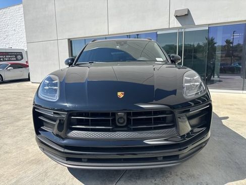 Used 2023 Porsche Macan AWD/4WD image 2