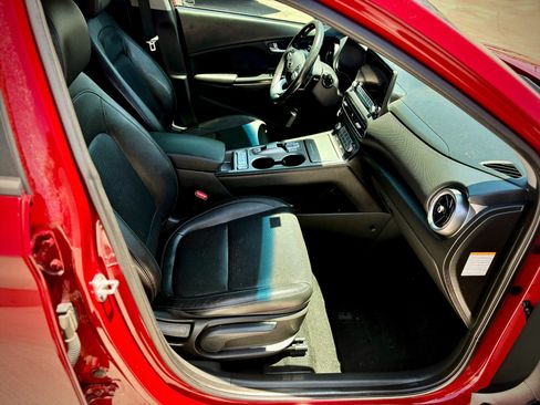 Used 2022 Hyundai Kona Limited FWD image 42