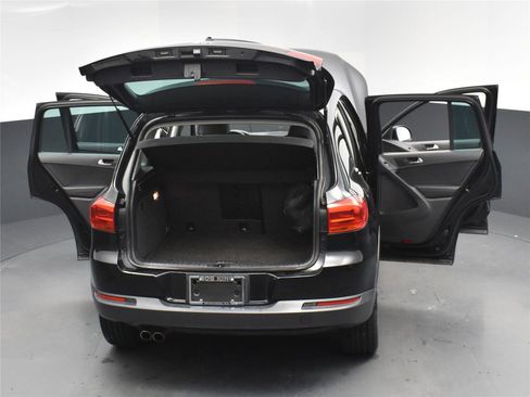 Used 2016 Volkswagen Tiguan SE image 16