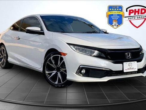 Used 2019 Honda Civic Touring image 1