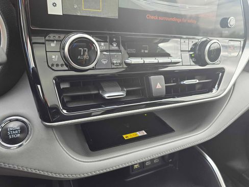 Used 2023 Toyota Highlander Platinum image 33