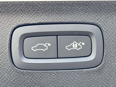 Used 2026 Volvo XC90 B6 Ultra w/ Lounge Package image 54