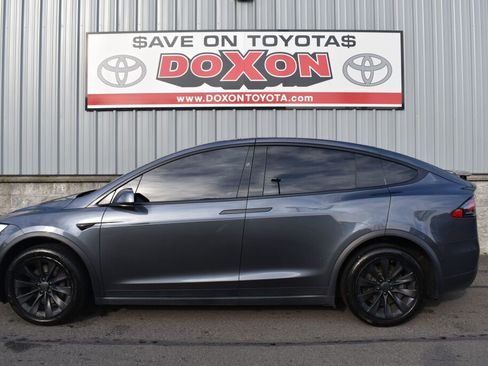 Used 2017 Tesla Model X 75D image 4