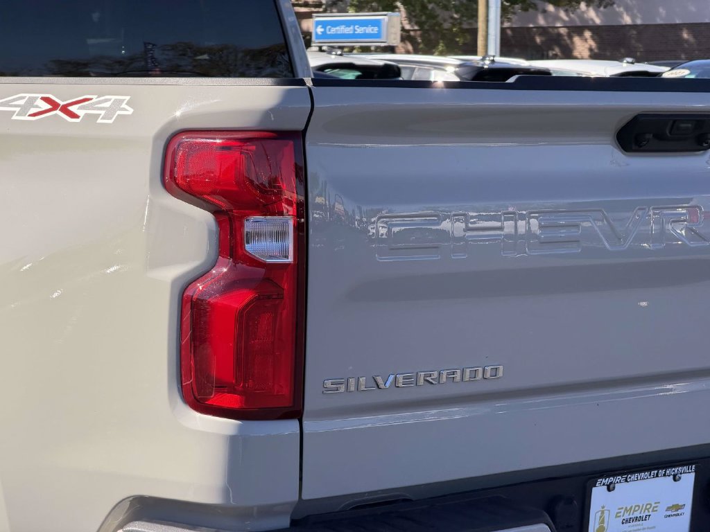 Used 2026 Chevrolet Silverado 1500 RST AWD/4WD image 13