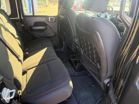 Used 2020 Jeep Wrangler Unlimited Rubicon AWD/4WD image 32