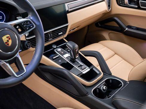 Certified 2023 Porsche Cayenne GTS AWD/4WD image 13