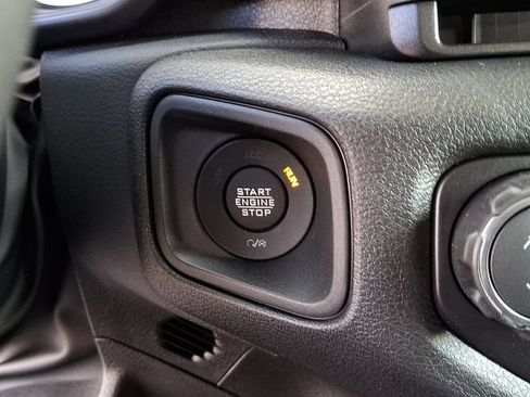 New 2026 Jeep Gladiator Sport AWD/4WD image 18