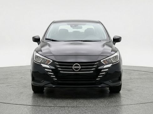 Used 2025 Nissan Versa SV FWD image 2