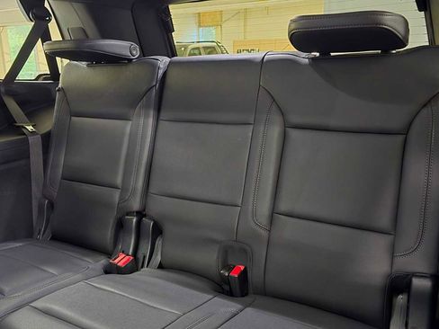 Used 2023 Chevrolet Tahoe Z71 w/ Z71 Off-Road Package image 18