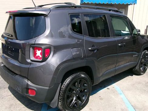 Used 2017 Jeep Renegade Altitude AWD/4WD image 5