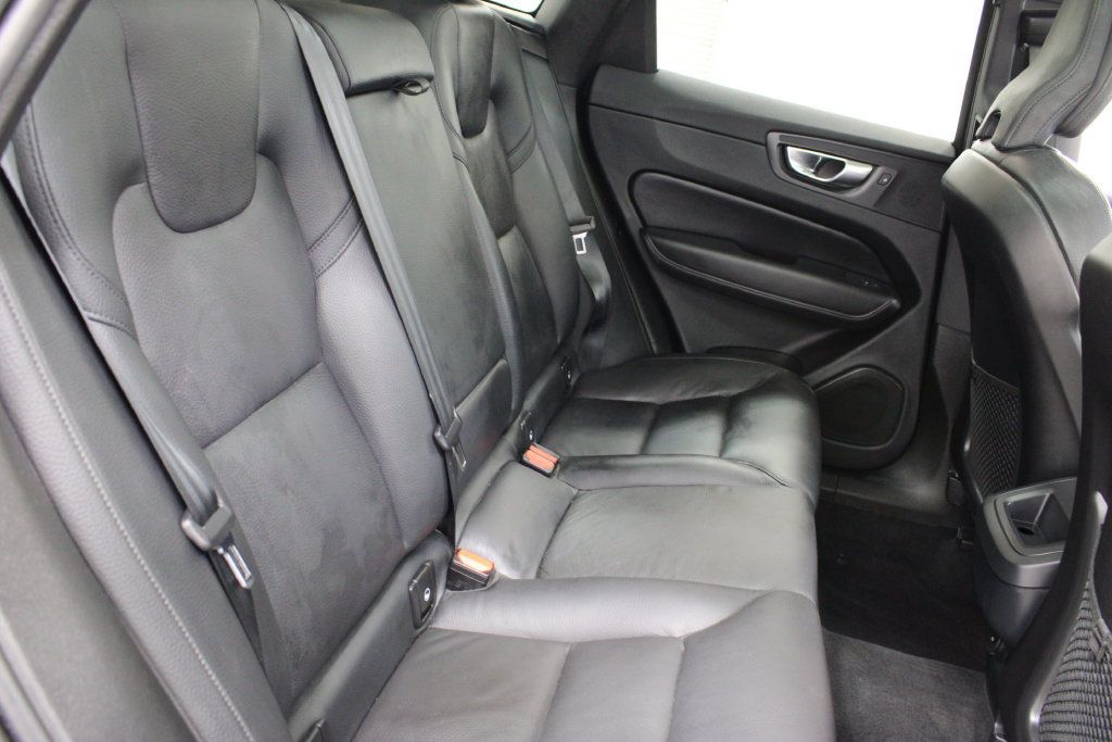Used 2024 Volvo XC60 B5 Plus AWD/4WD image 22