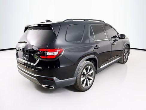 Certified 2024 Honda Pilot Touring image 34