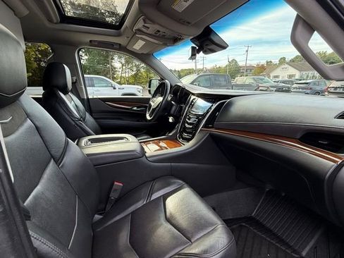 Used 2020 Cadillac Escalade Premium Luxury image 12