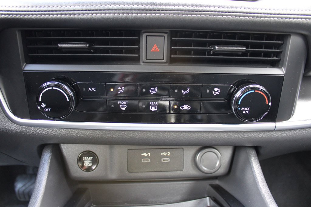 Used 2024 Nissan Rogue S AWD/4WD image 17