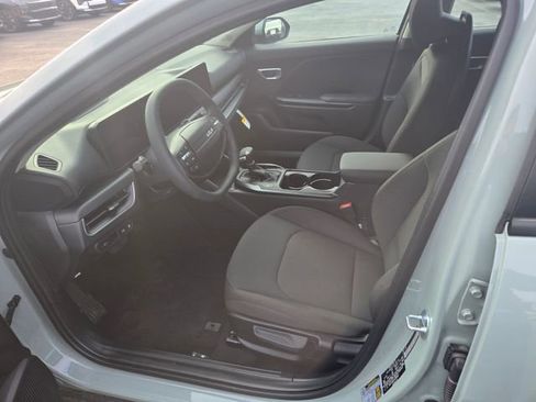 New 2026 Kia K4 LXS image 6