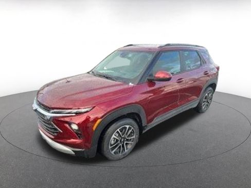 Used 2025 Chevrolet TrailBlazer LT image 2