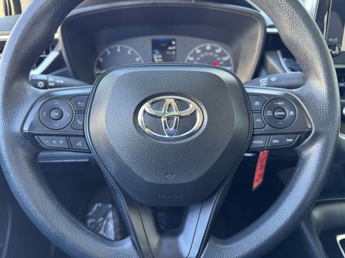 Used 2023 Toyota Corolla LE image 31