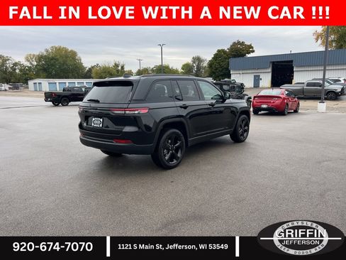 New 2025 Jeep Grand Cherokee Limited w/ Luxury Tech Group II image 11