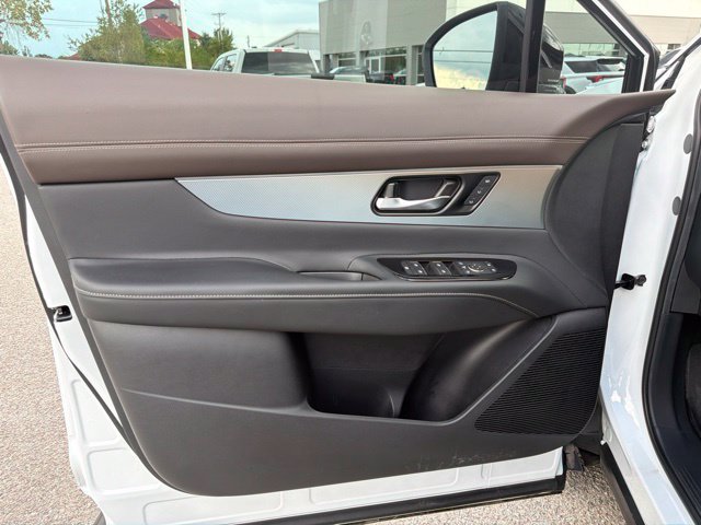 Used 2025 Nissan Murano Platinum AWD/4WD image 22