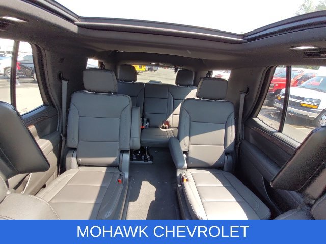 Used 2023 Chevrolet Tahoe Z71 w/ Z71 Off-Road Package AWD/4WD image 14