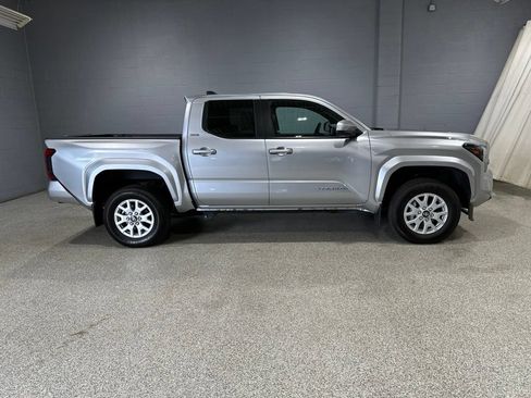 Used 2024 Toyota Tacoma SR5 AWD/4WD image 2
