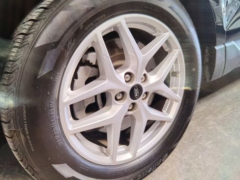 Used 2024 Ford Edge SEL image 31