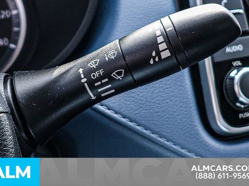 Used 2025 Nissan Versa SV w/ Trunk Package image 27