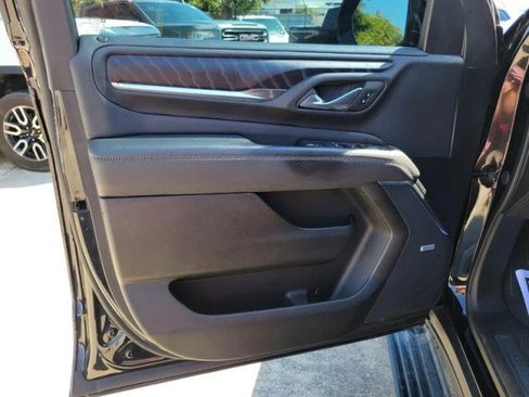 Used 2023 GMC Yukon Denali RWD image 28