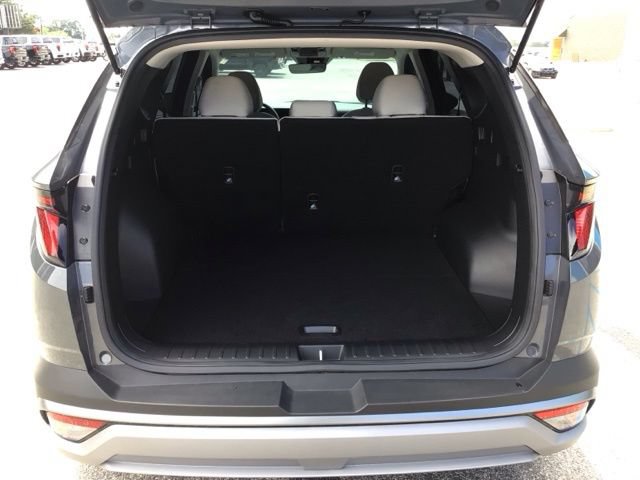 Used 2025 Hyundai Tucson SE AWD/4WD image 4