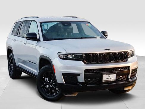 Certified 2024 Jeep Grand Cherokee L Laredo image 2