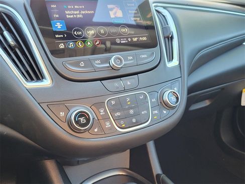 Used 2024 Chevrolet Malibu LT image 27