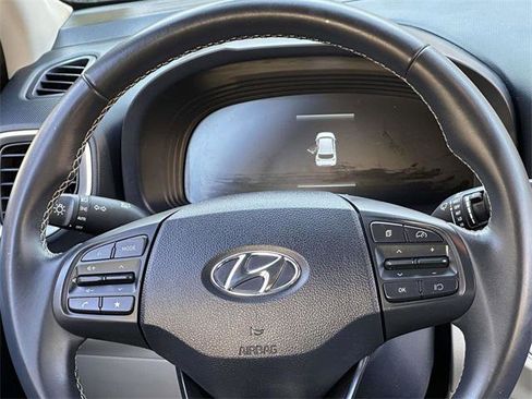 Certified 2025 Hyundai Venue Limited image 20