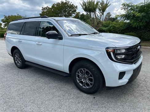 Used 2025 Ford Expedition Active RWD image 7