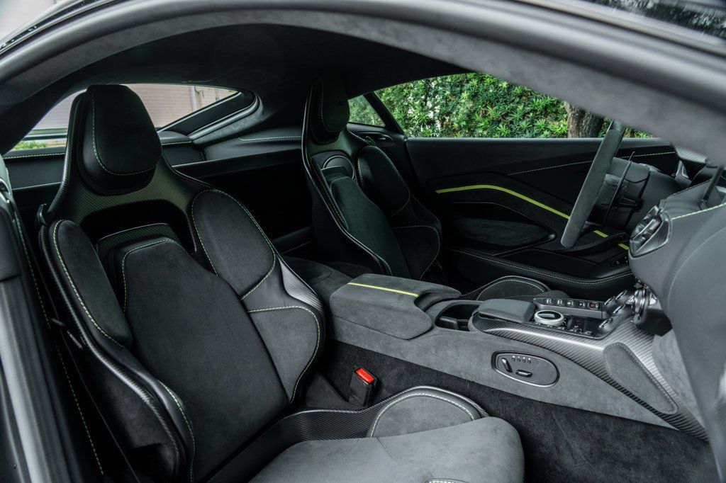 Used 2023 Aston Martin V8 Vantage Coupe RWD image 20