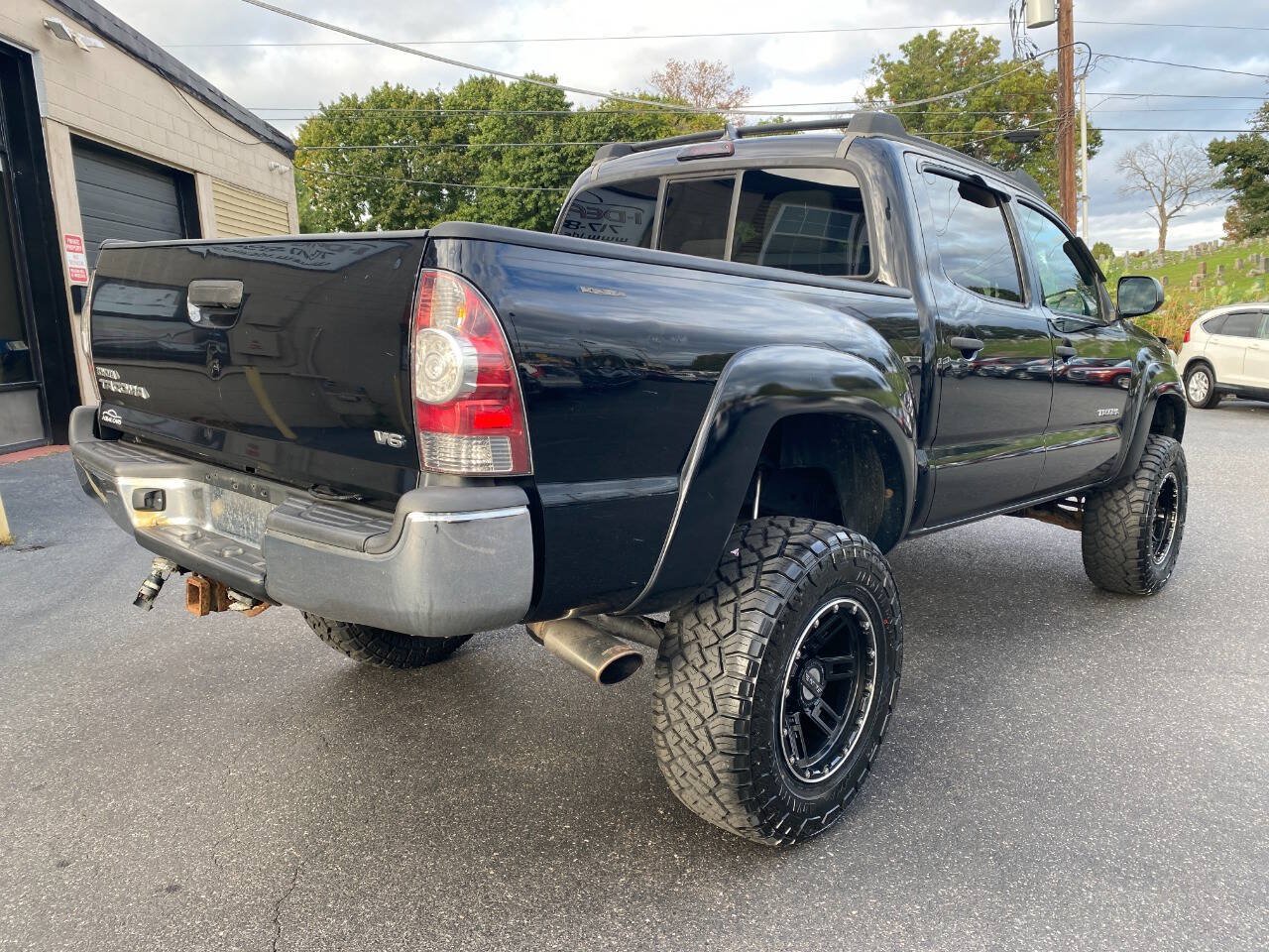 Used 2012 Toyota Tacoma 4x4 Double Cab w/ TRD Off-Road Pkg image 3