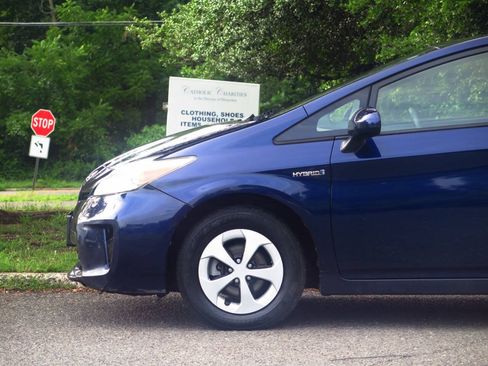 Used 2013 Toyota Prius Two FWD image 20